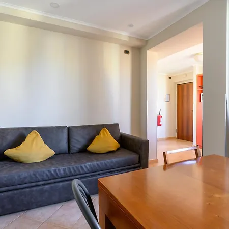 Crosti Apartments-3