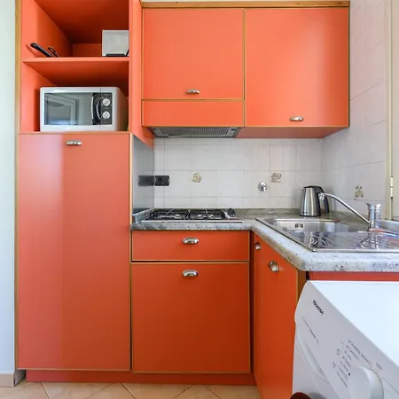 Crosti Apartments-3