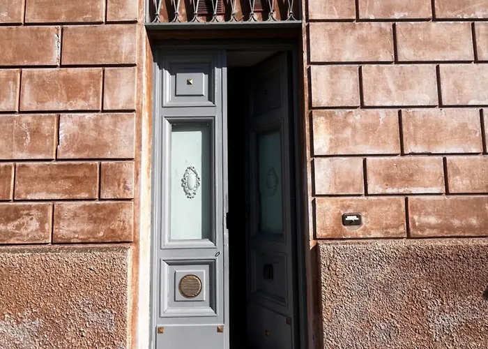 Domus Almapetra Ai Fori Imperiali